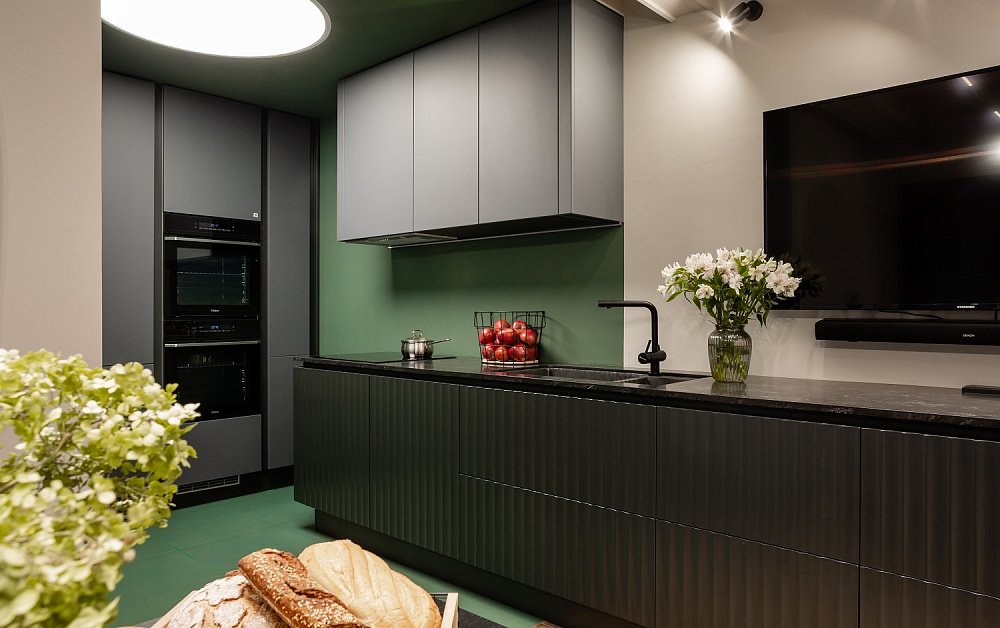 Кухня в сером цвете с фрезерованными фасадами (Кухня Патриция + Эмма)