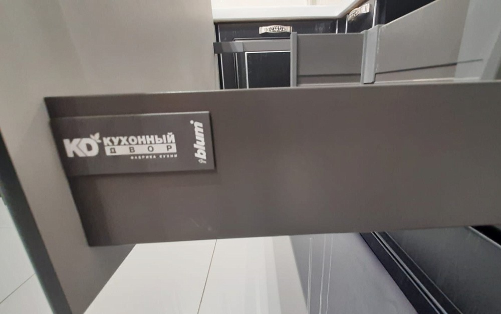 Кухня Катарина с патиной / м. Народное ополчение