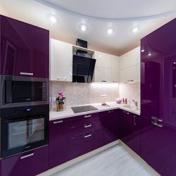 Фиолетовые кухни в Москве от мебельной фабрики «Кухонный двор»