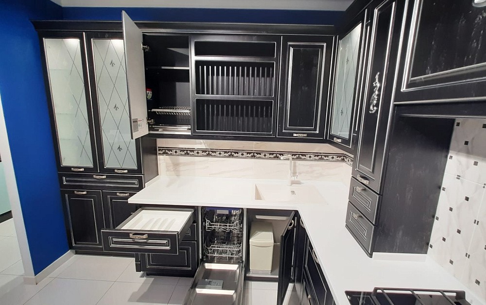 Кухня Катарина с патиной / м. Народное ополчение