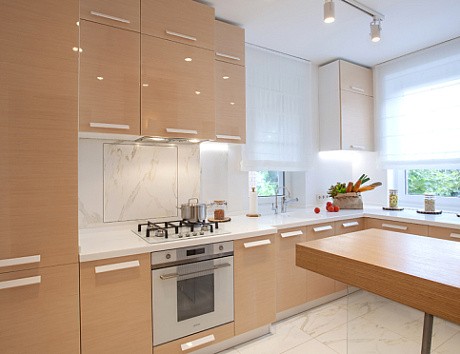 Бежевая кухня в Твери