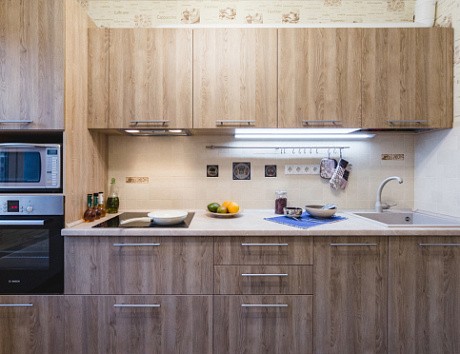 Коричневая кухня в Мурманске