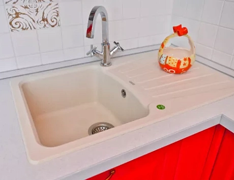 Красная кухня в Екатеринбурге