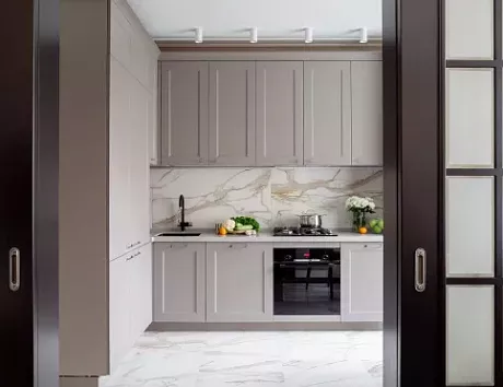 Коричневая кухня в Новосибирске