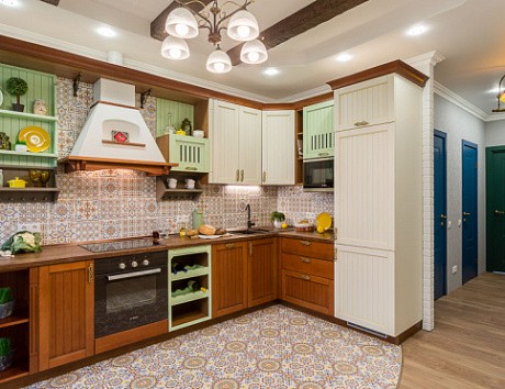 Коричневая кухня в Мурманске