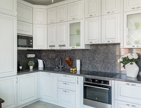 Светлая кухня в Воронеже