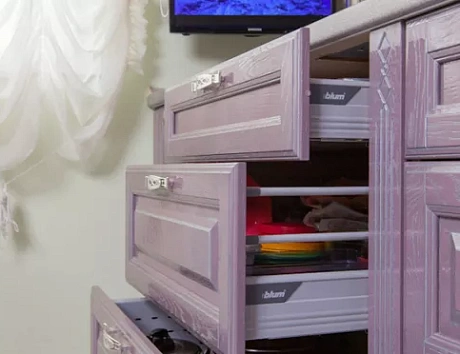 Фиолетовая кухня в Казани