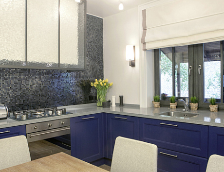 Темная кухня в Ростове-на-Дону